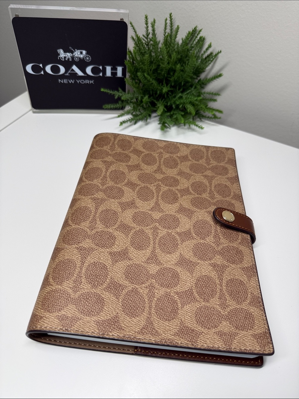 🎀 Coach notebook signature tan